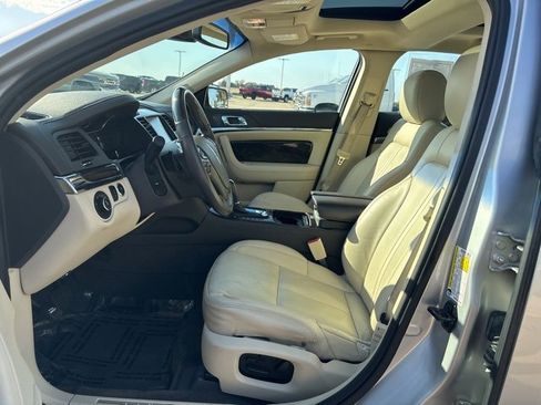 Used 2013 Lincoln MKS AWD image 14