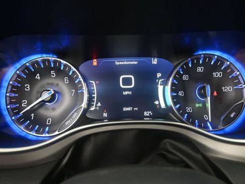 Used 2023 Chrysler Pacifica Limited w/ S Appearance Package FWD image 32