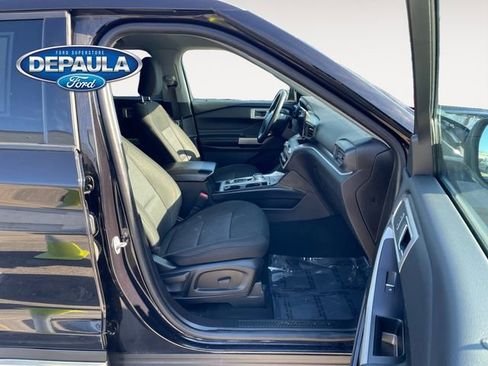 Used 2022 Ford Explorer XLT image 19