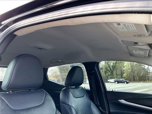 Certified 2022 Chevrolet Bolt EUV LT w/ Convenience Package image 17