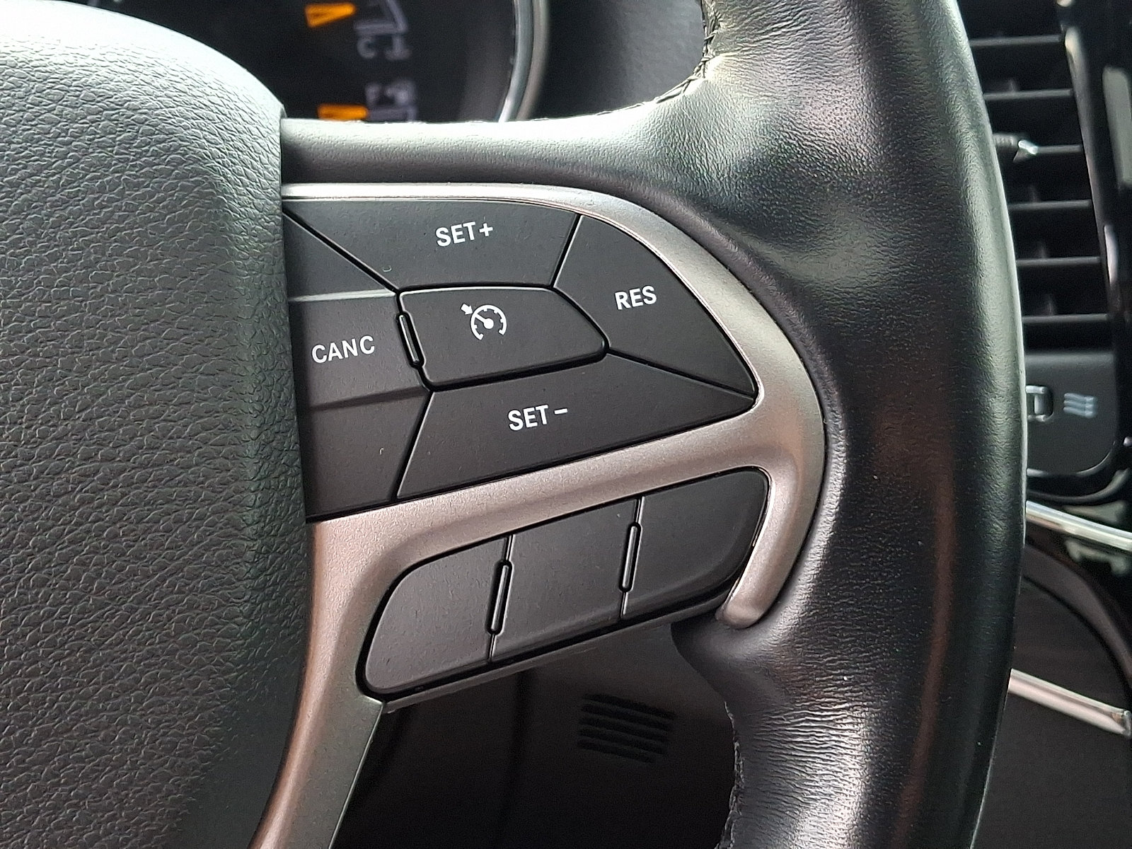 Used 2021 Jeep Grand Cherokee Limited AWD/4WD image 24