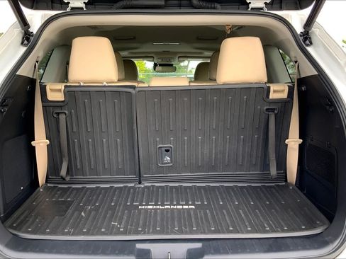 Used 2023 Toyota Highlander Limited AWD/4WD image 34