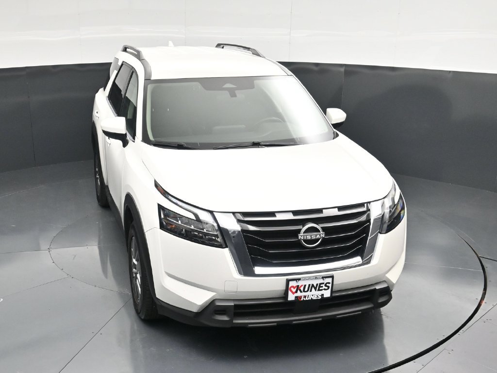 Used 2025 Nissan Pathfinder SV AWD/4WD image 38