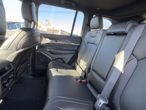 New 2026 Jeep Grand Cherokee Limited w/ Limited Altitude Package image 15