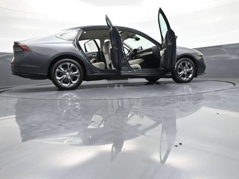 Certified 2023 Honda Accord EX image 47