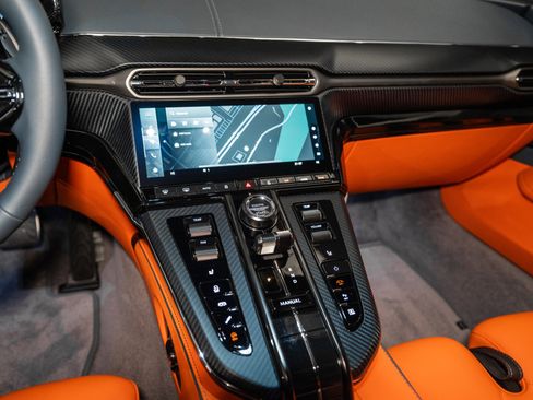 Used 2025 Aston Martin V8 Vantage Coupe image 21