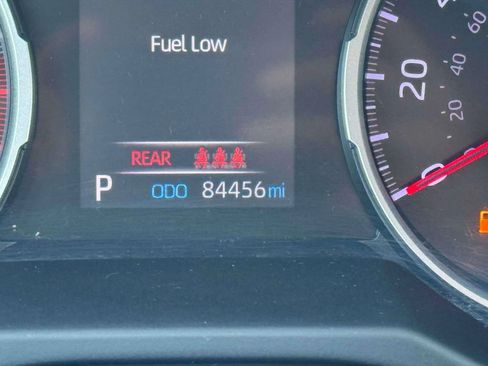 Used 2021 Toyota RAV4 XLE Premium AWD/4WD image 29