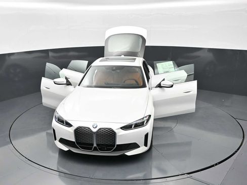 New 2026 BMW i4 eDrive40 w/ Premium Package RWD image 33