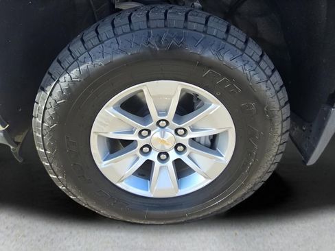 Used 2021 Chevrolet Silverado 1500 LT w/ Safety Package II image 9