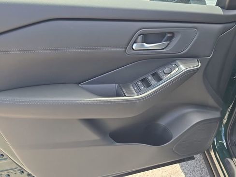 New 2026 Nissan Rogue SV FWD image 18