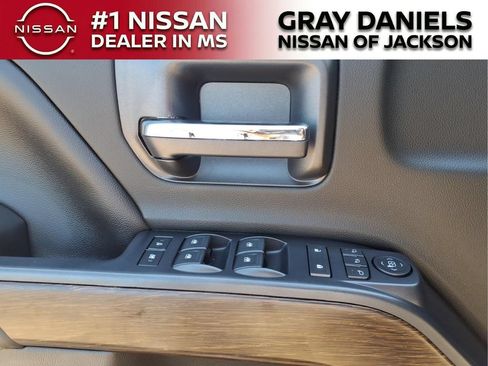 Used 2018 GMC Sierra 1500 Denali w/ Denali Ultimate Package AWD/4WD image 12