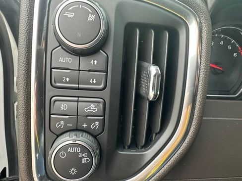 Used 2019 Chevrolet Silverado 1500 RST AWD/4WD image 21
