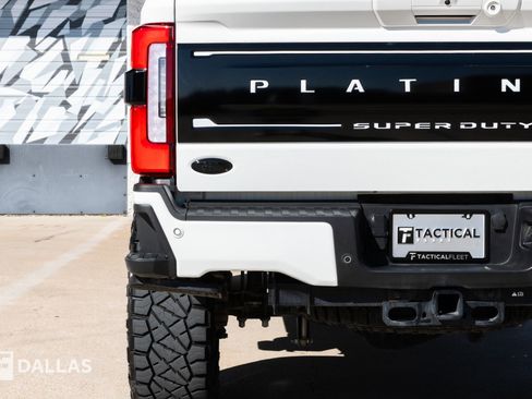 Used 2025 Ford F250 Platinum w/ Platinum Plus Package image 16