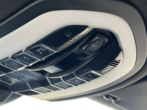 Used 2018 Porsche Macan S image 29