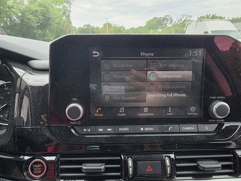 Used 2022 Nissan Pathfinder SV AWD/4WD image 26