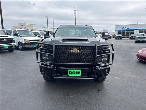 Used 2025 Chevrolet Silverado 2500 Custom w/ Custom Value Package image 3