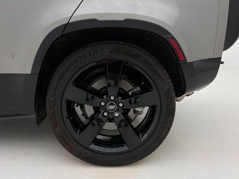 Used 2024 Land Rover Defender 110 X-Dynamic SE image 26