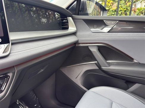 New 2026 Volkswagen Tiguan SE image 18