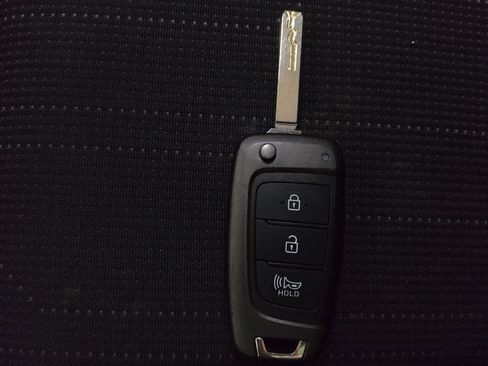 Used 2021 Hyundai Venue SE image 32