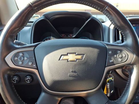Used 2021 Chevrolet Colorado Z71 w/ Z71 Midnight Edition AWD/4WD image 18