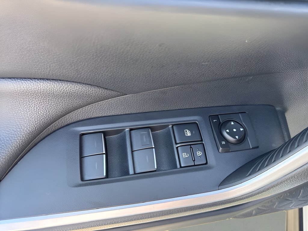 Used 2024 Toyota RAV4 XLE w/ Convenience Package AWD/4WD image 24