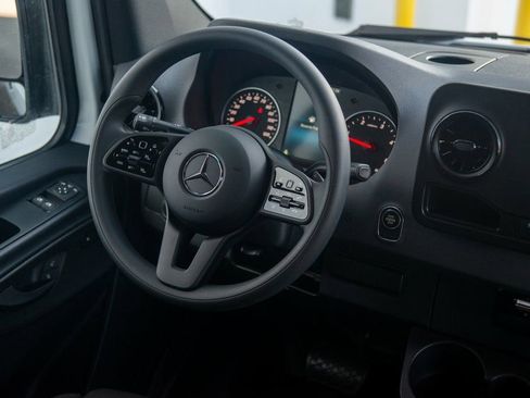 Used 2024 Mercedes-Benz Sprinter 2500 image 29