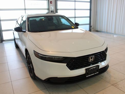 New 2025 Honda Accord SE image 3