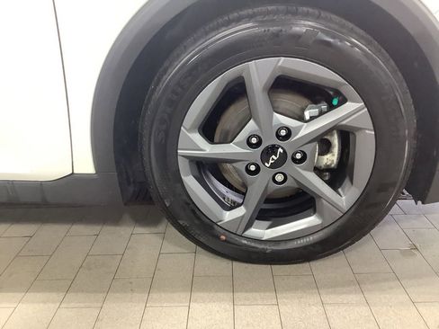 Certified 2025 Kia K4 LXS image 29