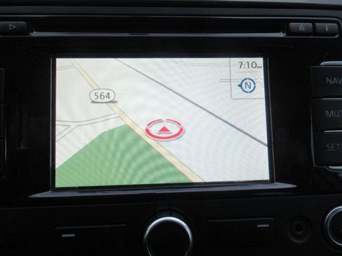 Used 2013 Volkswagen Tiguan SE image 18