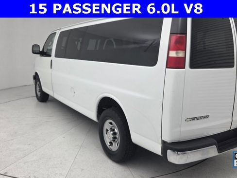 Used 2018 Chevrolet Express 3500 LT w/ LT Preferred Equipment Group image 3