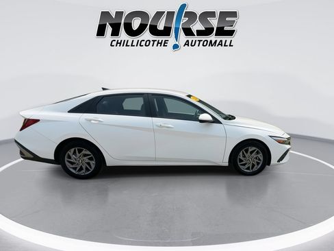 Used 2024 Hyundai Elantra SEL FWD image 9