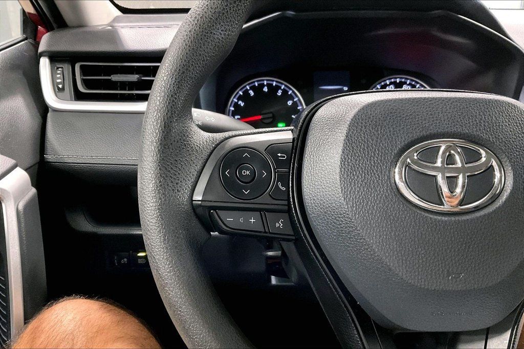 Used 2021 Toyota RAV4 LE w/ Carpet Mat Package (TMS) AWD/4WD image 11