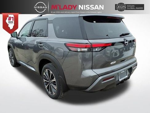 New 2026 Nissan Pathfinder Platinum image 5