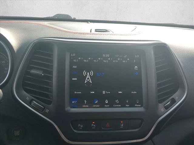 Used 2019 Jeep Cherokee Trailhawk AWD/4WD image 11