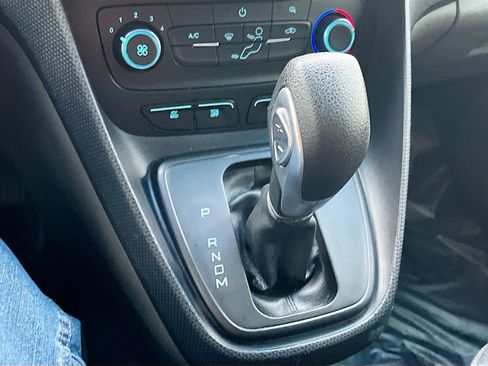Used 2023 Ford Transit Connect XLT image 16