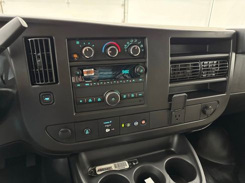 New 2025 GMC Savana 2500 w/ Driver Convenience Package image 22