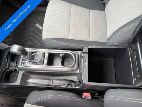 Used 2020 Toyota Tacoma SR5 AWD/4WD image 23