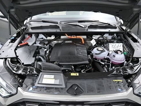 Used 2024 Audi Q5 e Premium Plus w/ Premium Plus Package image 23