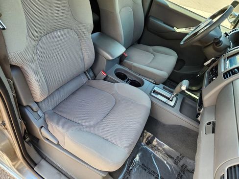 Used 2006 Nissan Frontier SE w/ (P01) Power Pkg AWD/4WD image 11