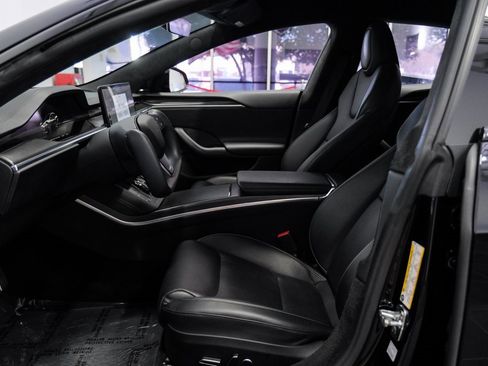 Used 2022 Tesla Model S Plaid image 4