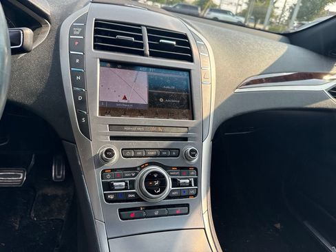 Used 2019 Lincoln MKZ Reserve w/ Reserve Plus Package AWD/4WD image 12