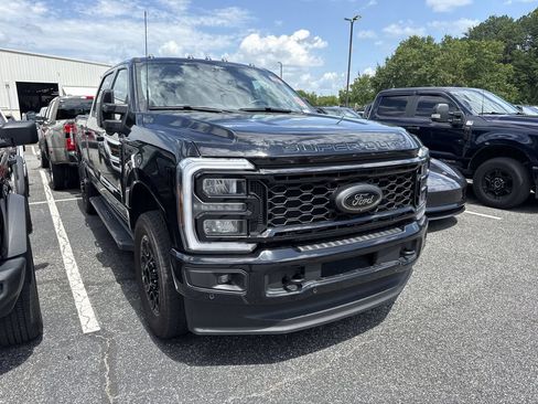 Used 2025 Ford F350 Lariat w/ Lariat Ultimate Package AWD/4WD image 2