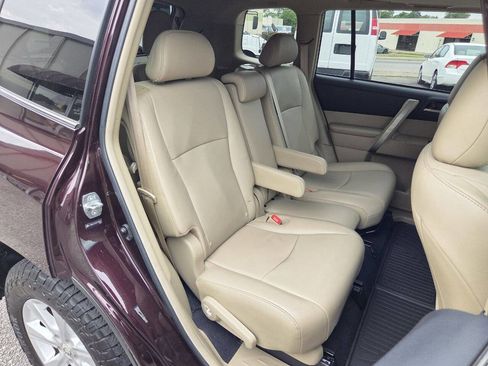 Used 2013 Toyota Highlander SE AWD/4WD image 14