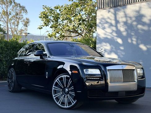 Used 2014 Rolls-Royce Ghost RWD image 2