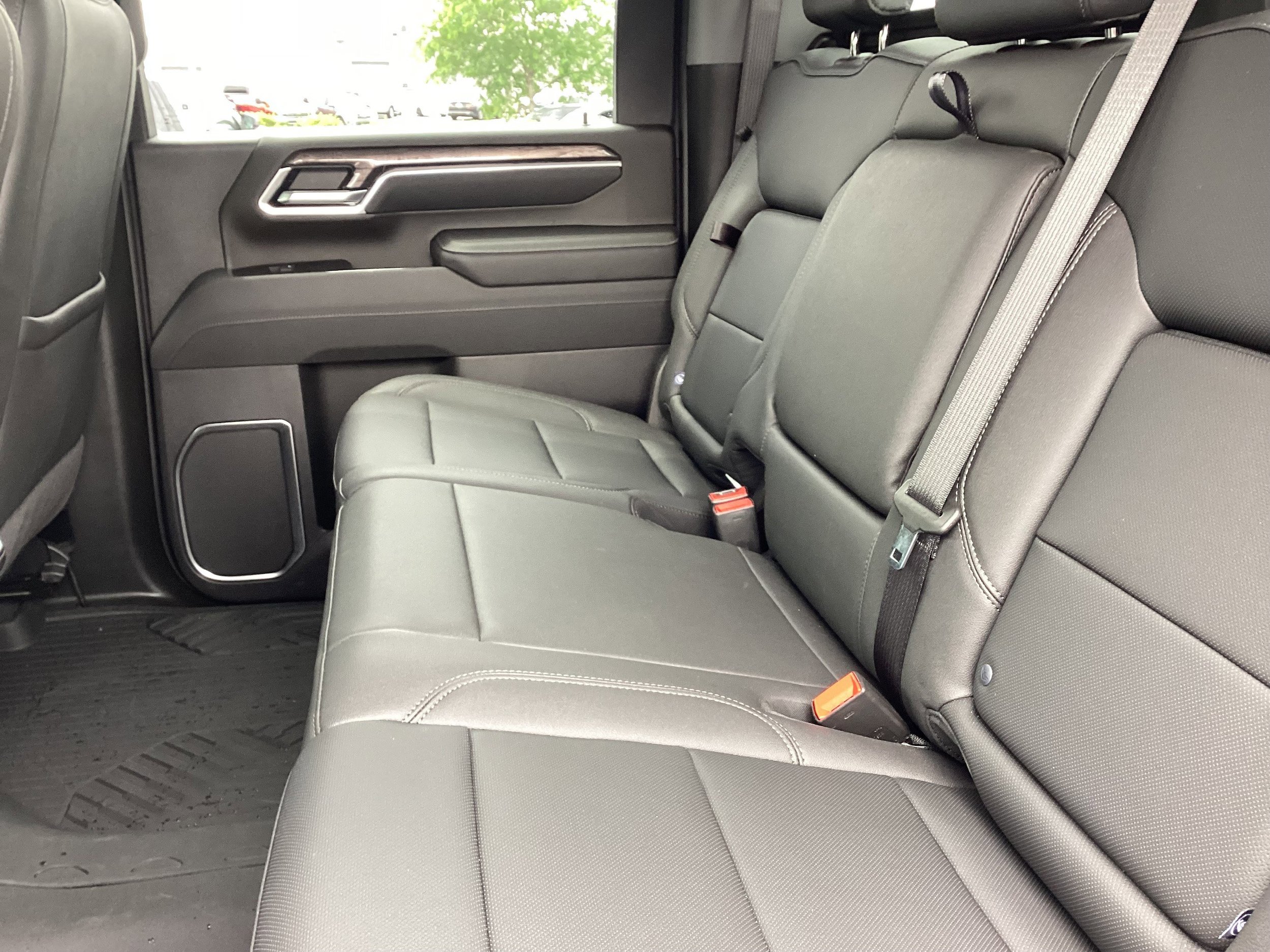Used 2026 Chevrolet Silverado 2500 LTZ w/ LTZ Premium Package AWD/4WD image 15