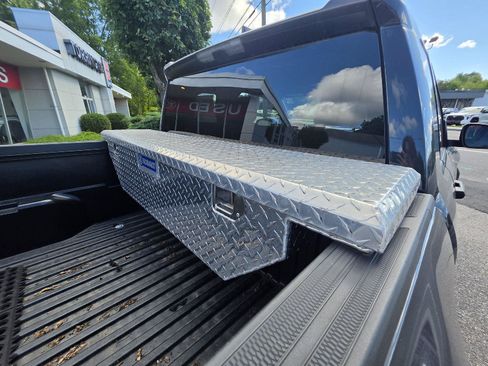 Used 2025 Toyota Tacoma SR AWD/4WD image 17