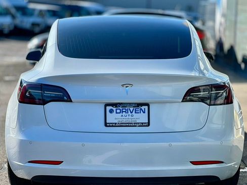 Used 2019 Tesla Model 3 image 4