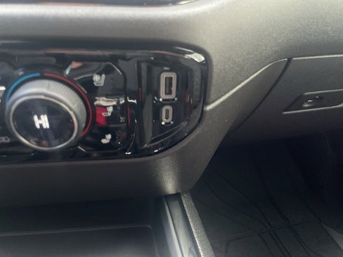 Used 2024 Chevrolet Silverado 1500 ZR2 w/ Technology Package image 34