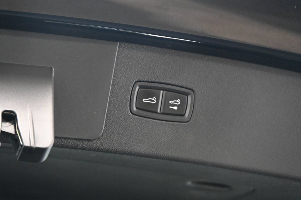 Used 2023 Porsche Cayenne S Platinum AWD/4WD image 46