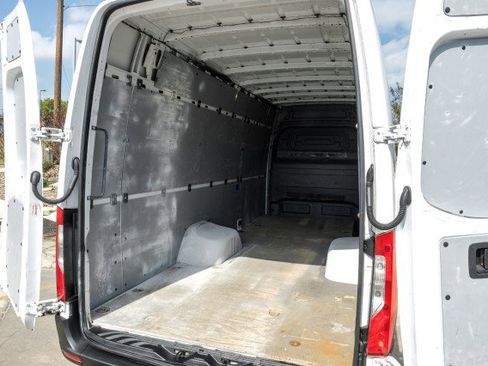 Used 2021 Mercedes-Benz Sprinter 3500 image 43